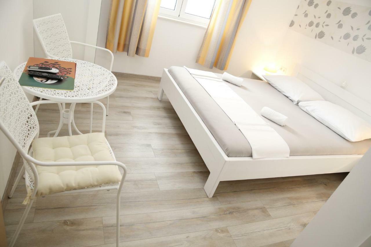 Apartments Gabrijel Vodice Room photo
